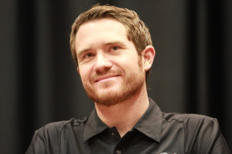 Brian Vickers To Sub For Tony Stewart At Daytona