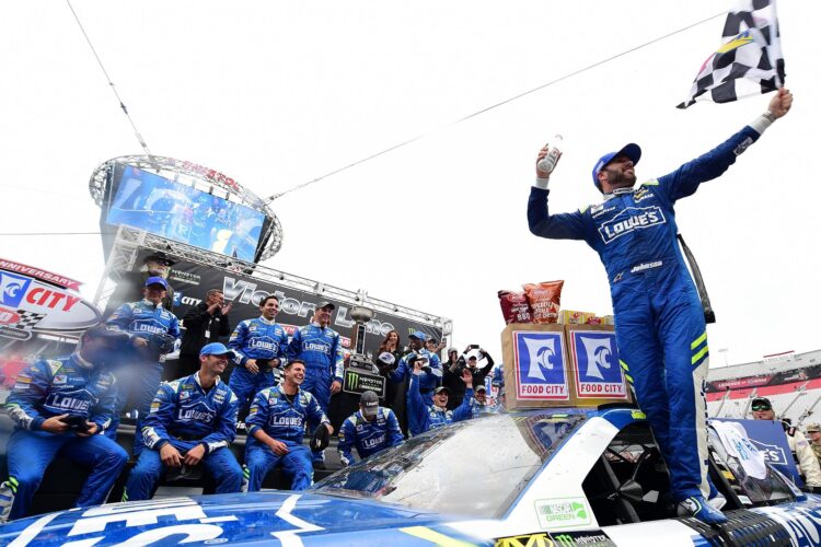 Jimmie Johnson Goes Back To Back With Bristol Win