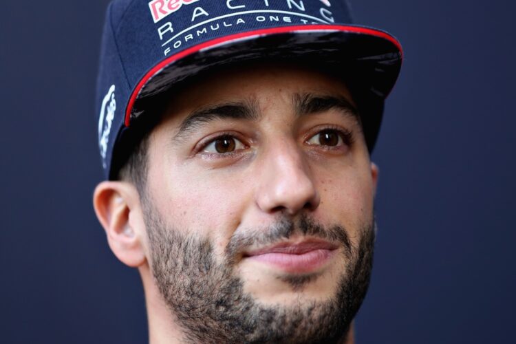 Ricciardo signs Ferrari contract? (6th Update)