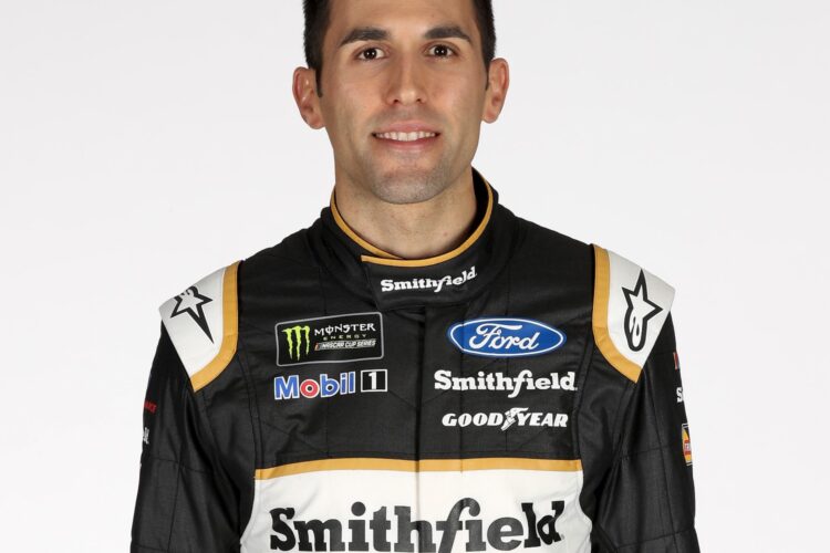 Smithfield Extends 30-Race SHR Deal With Almirola For ’19