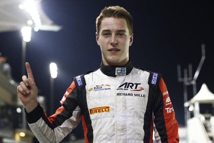 Vandoorne dominates in Yas Marina