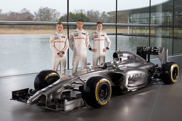 Three 2014 F1 cars on track on Friday